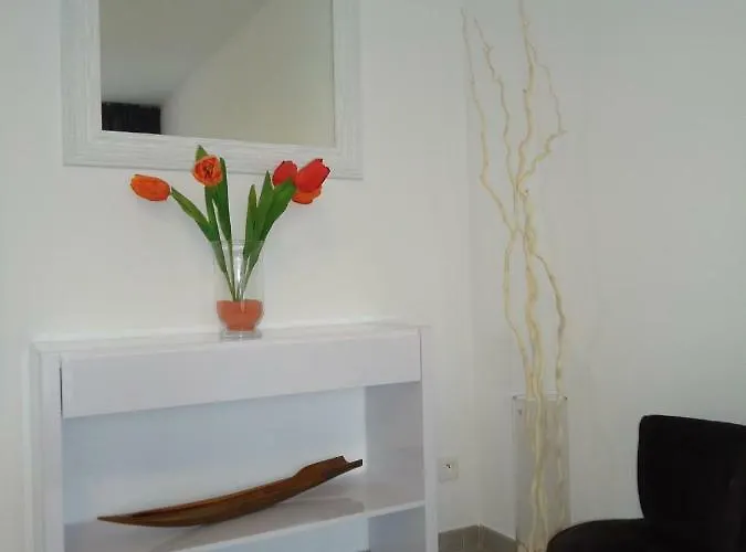 Flat Apartment *